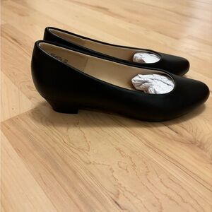 NWT dreampairs black heels